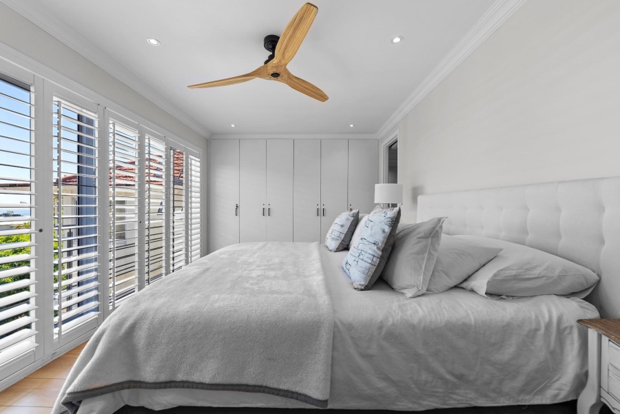 4 Bedroom Property for Sale in Sea Point Western Cape